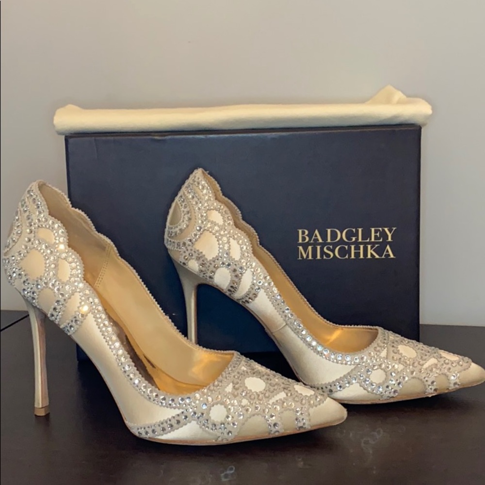 Woman’s Badgley Mischka Size 8.5